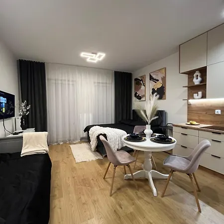Apartament Nova Klonova Porto Kielce Exterior foto